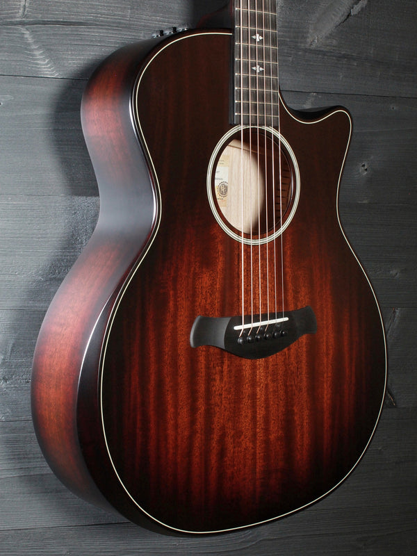 Pre-Owned Taylor Builder’s Edition 324ce Urban Ash - Mahogany Top