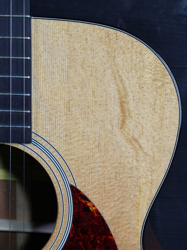 Eastman Guitar E1 OM-DLX Solid Sapele / Thermo-Cured Spruce  w/Fishman Presys Electronics