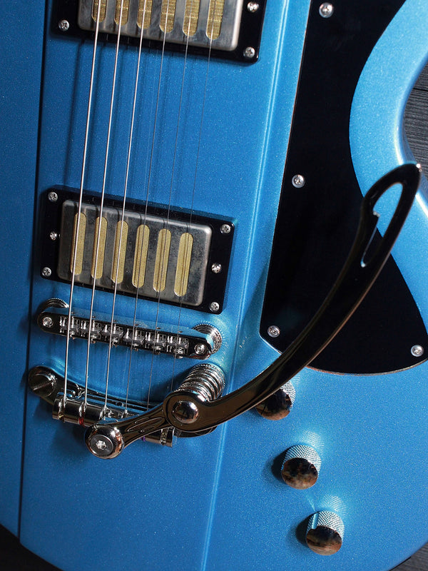 Eastman Juliet LA Celestine Blue Electric Solidbody Guitar