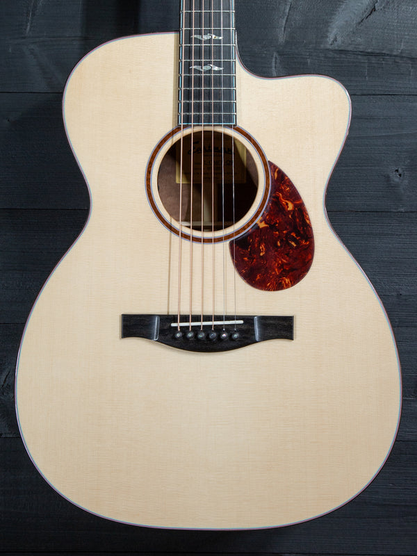 Eastman L-OMCE-QS Luthier Series Quilted Sapele / European Spruce w/ Cutaway+Electronics