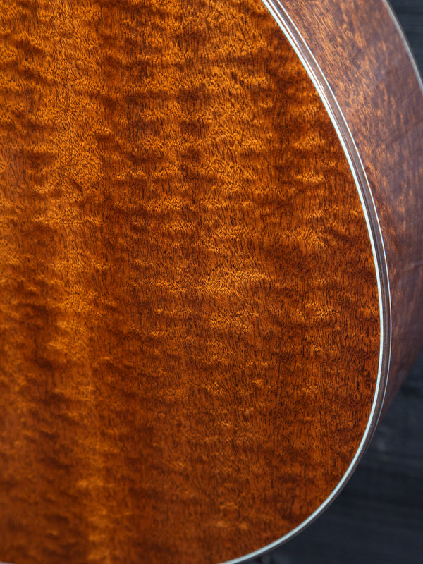 Eastman L-OMCE-QS Luthier Series Quilted Sapele / European Spruce w/ Cutaway+Electronics