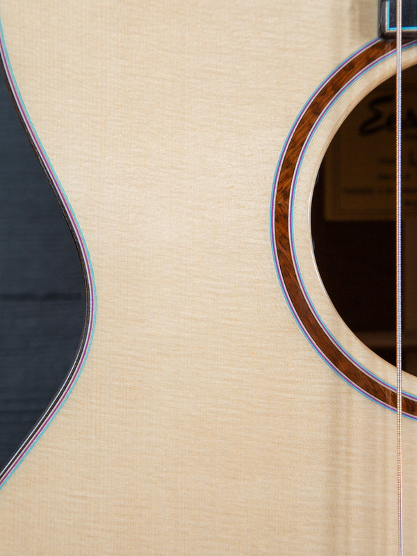 Eastman L-OMCE-QS Luthier Series Quilted Sapele / European Spruce w/ Cutaway+Electronics