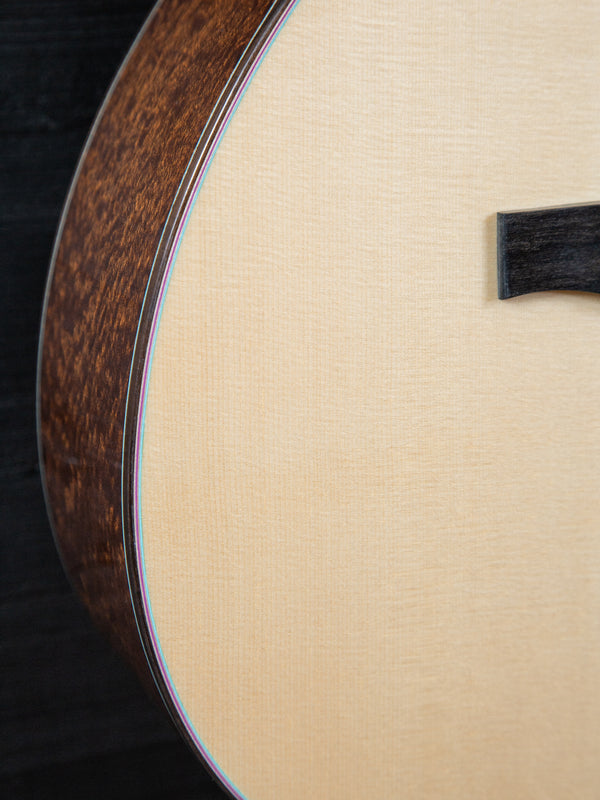 Eastman L-OMCE-QS Luthier Series Quilted Sapele / European Spruce w/ Cutaway+Electronics