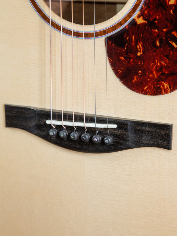 Eastman L-OMCE-QS Luthier Series Quilted Sapele / European Spruce w/ Cutaway+Electronics