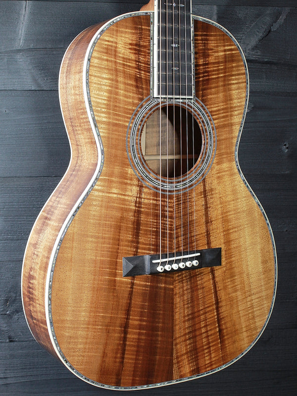 Martin Custom Shop 00 12-Fret Premium Hawaiian Koa Acoustic Guitar