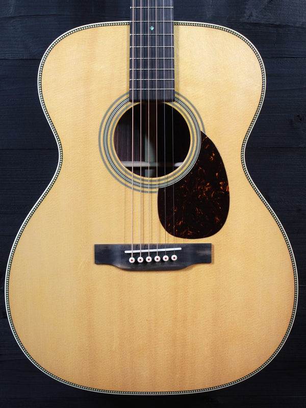 Martin OM-28 Acoustic Guitar - Natural Rosewood / Spruce