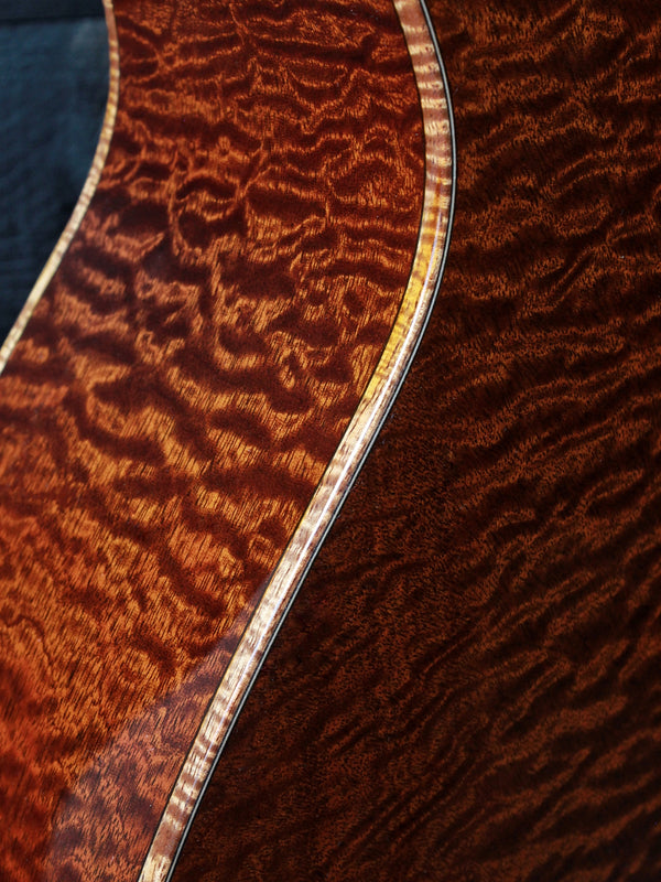 Santa Cruz Guitar Company Custom OM Quilted Sapele / Moon Spruce