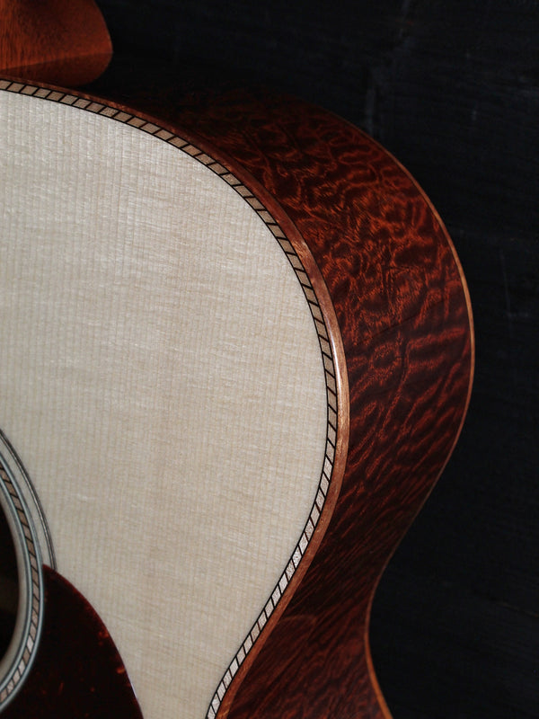 Santa Cruz Guitar Company Custom OM Quilted Sapele / Moon Spruce