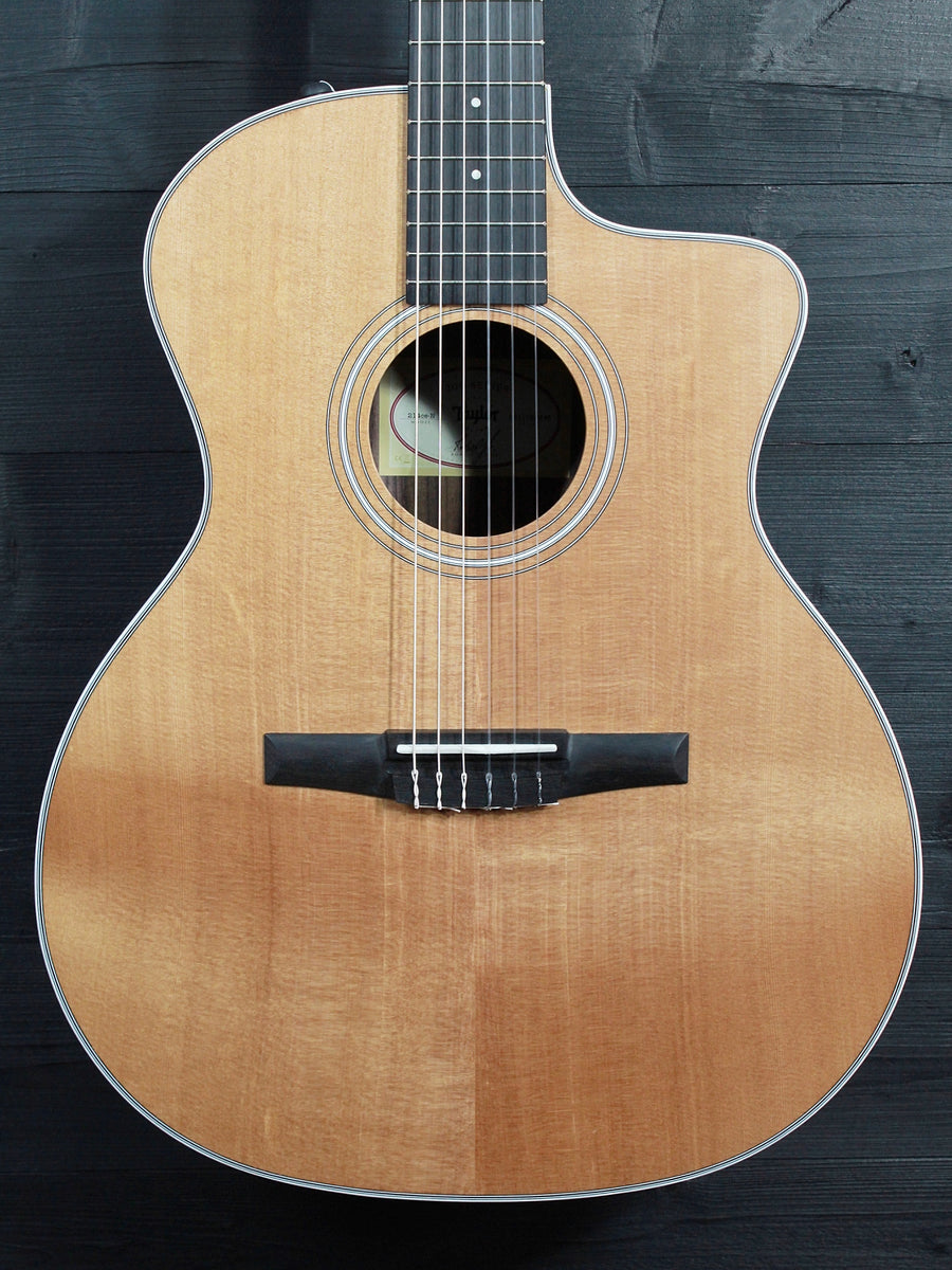 Taylor 214ce-N Nylon String Rosewood Grand Auditorium Acoustic / Elect