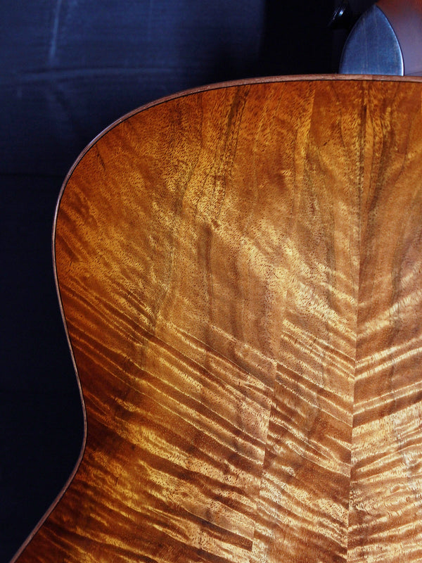 Taylor Custom Grand Theater #15 C11e B4015 Sinker Redwood / AA Koa Guitar