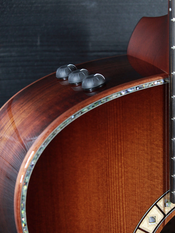 Taylor Custom Grand Theater #15 C11e B4015 Sinker Redwood / AA Koa Guitar
