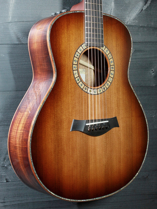 Taylor Custom Grand Theater #15 C11e B4015 Sinker Redwood / AA Koa Guitar