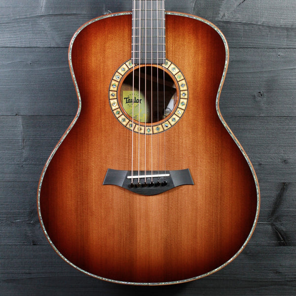Taylor Custom Grand Theater #15 C11e B4015 Sinker Redwood / AA Koa Guitar
