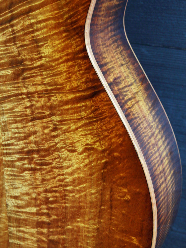 Taylor Custom Grand Theater #15 C11e B4015 Sinker Redwood / AA Koa Guitar