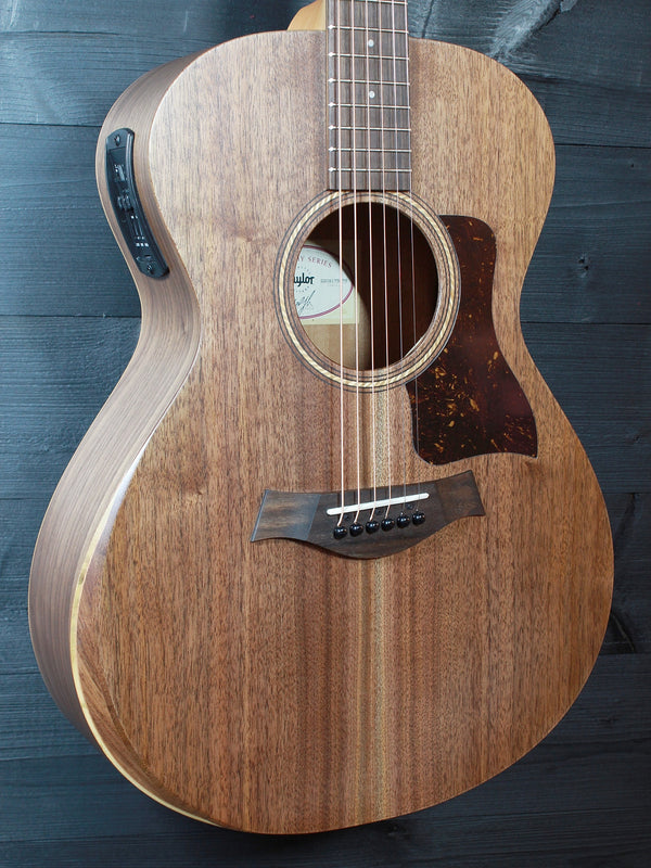 Taylor Academy 22e Walnut w/ Travel Bag Demo Acoustic-Electric Guitar
