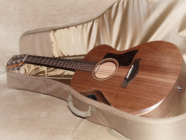 Taylor Academy 22e Walnut w/ Travel Bag Demo Acoustic-Electric Guitar