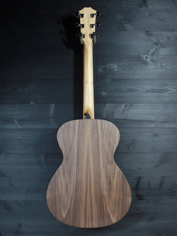 Taylor Academy 22e Walnut w/ Travel Bag Demo Acoustic-Electric Guitar