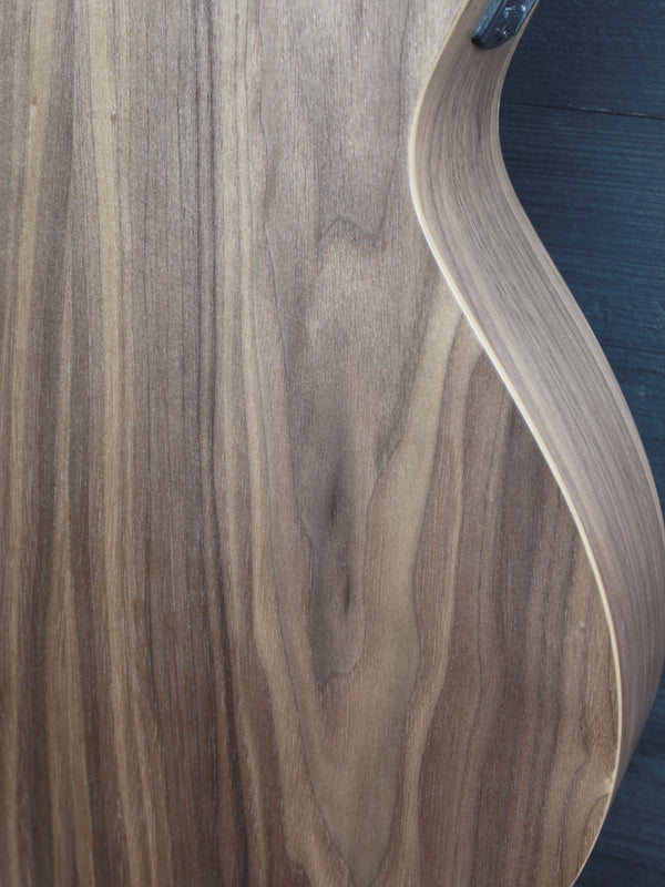 Taylor Academy 22e Walnut w/ Travel Bag Demo Acoustic-Electric Guitar