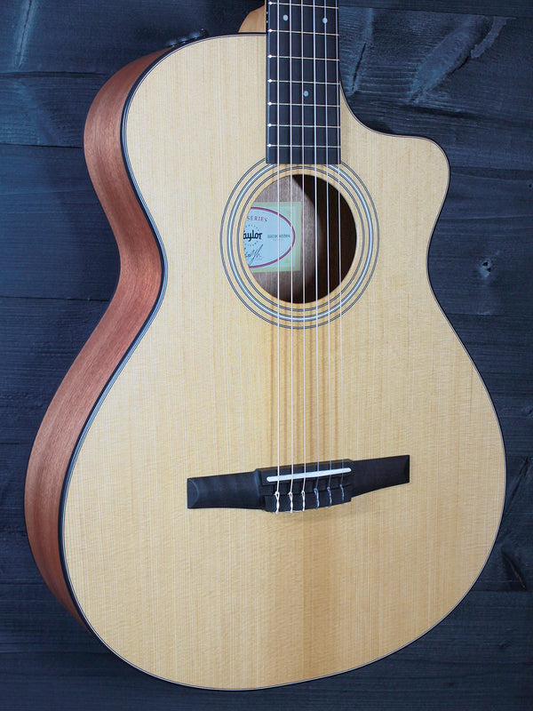 Taylor 112ce N Nylon String Sapele / Spruce Grand Concert Demo Acoustic-Electric