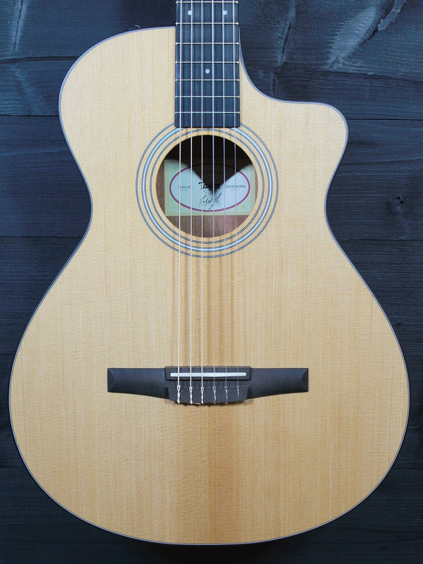 Taylor 112ce N Nylon String Sapele / Spruce Grand Concert Demo Acoustic-Electric