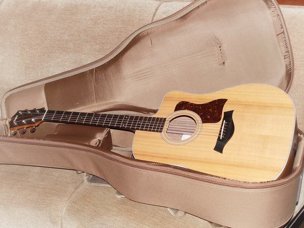 Taylor 210ce Walnut / Spruce Demo Model Dreadnought Guitar - ES2 Electronics