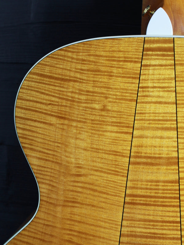 Pre-Owned Taylor 655e 12-String Maple Jumbo Acoustic-Electric Guitar