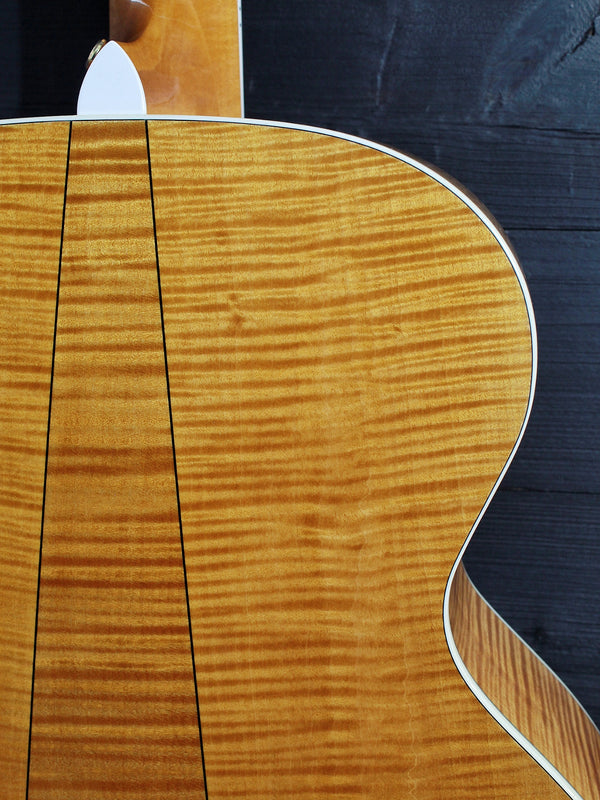 Pre-Owned Taylor 655e 12-String Maple Jumbo Acoustic-Electric Guitar