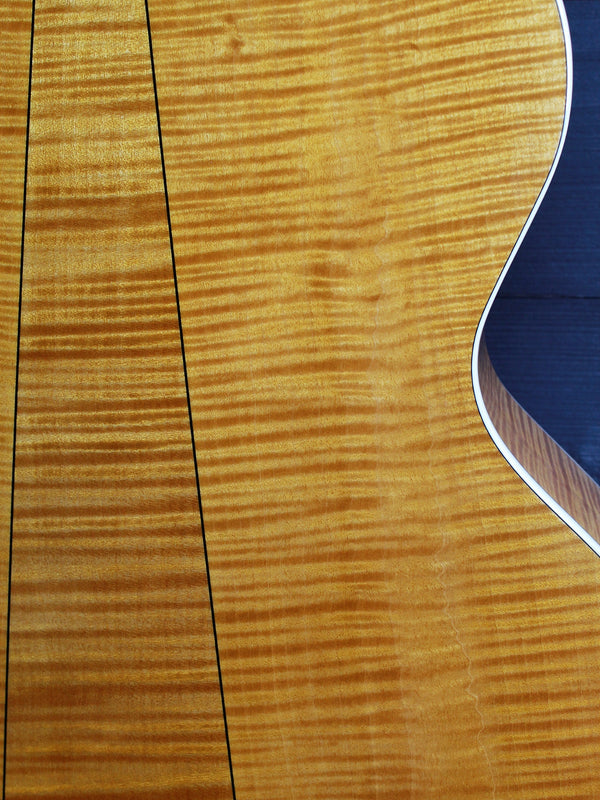 Pre-Owned Taylor 655e 12-String Maple Jumbo Acoustic-Electric Guitar