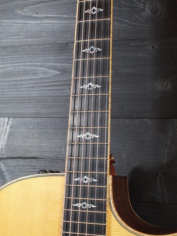 Pre-Owned Taylor 810ce Rosewood / Spruce Dreadnought Acoustic-Electric Guitar c.2013