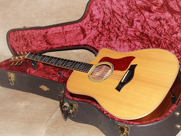 Pre-Owned Taylor 810ce Rosewood / Spruce Dreadnought Acoustic-Electric Guitar c.2013