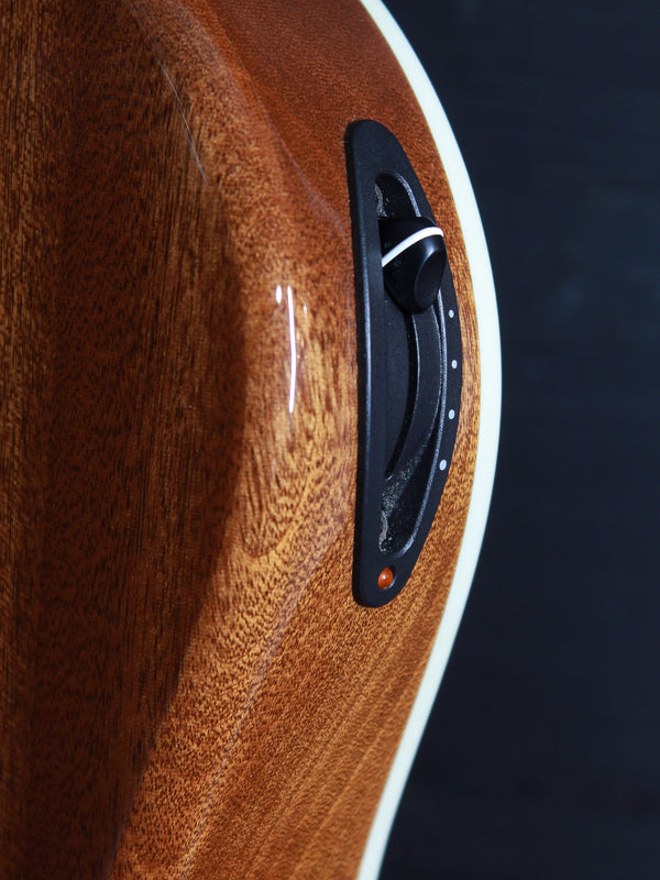 Pre-Owned Taylor T5 Aztec Gold Hybrid Acoustic-Electric Hybrid Guitar