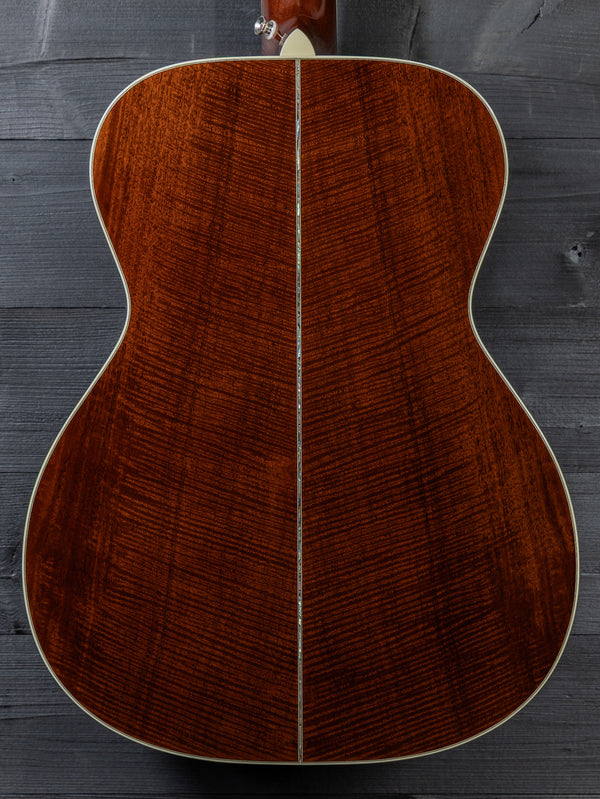 Custom Santa Cruz OM Fiddleback Mahogany / Old Growth Sitka Pre-Owned