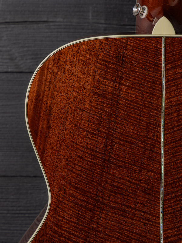 Custom Santa Cruz OM Fiddleback Mahogany / Old Growth Sitka Pre-Owned
