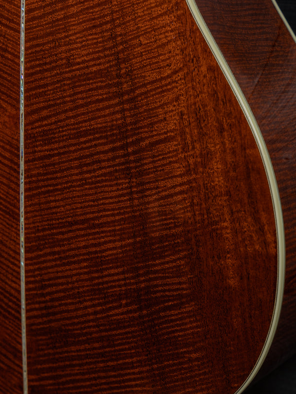 Custom Santa Cruz OM Fiddleback Mahogany / Old Growth Sitka Pre-Owned
