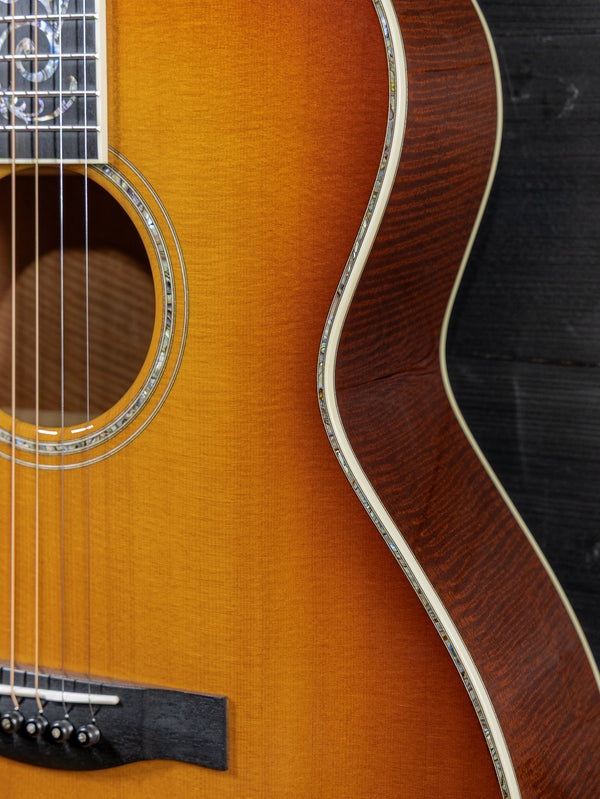 Custom Santa Cruz OM Fiddleback Mahogany / Old Growth Sitka Pre-Owned