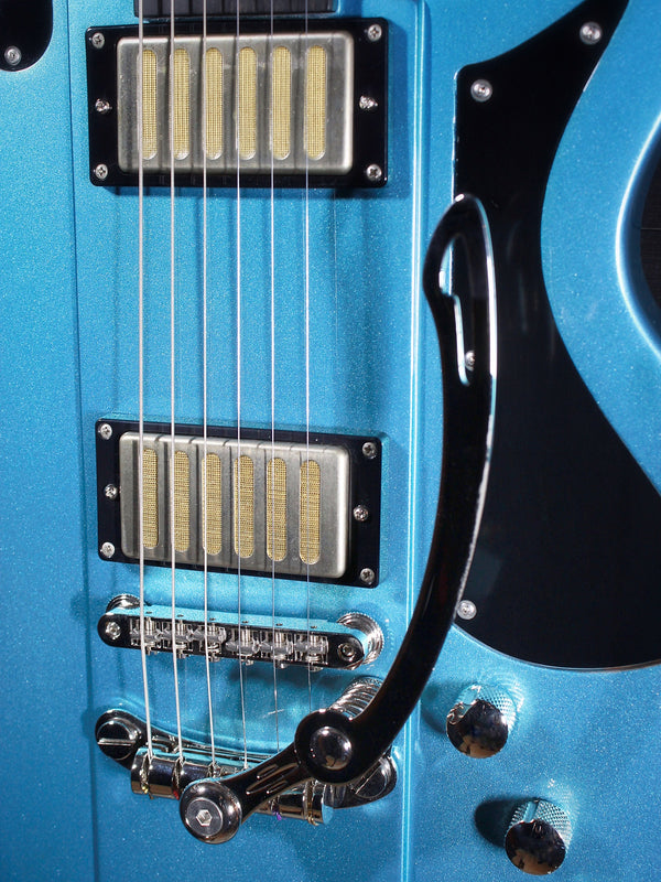 Eastman Juliet LA Electric Guitar – Lightweight Offset | Premium Tone & Style - Celestine Blue