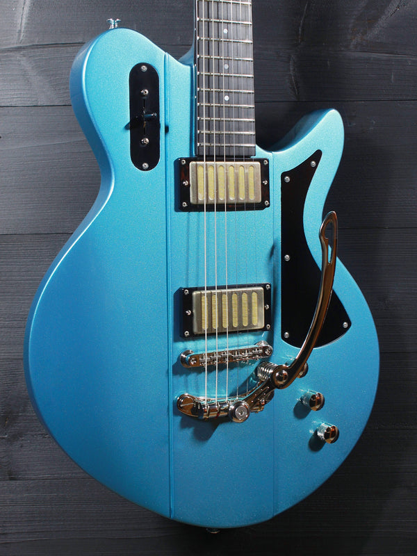 Eastman Juliet LA Electric Guitar – Lightweight Offset | Premium Tone & Style - Celestine Blue