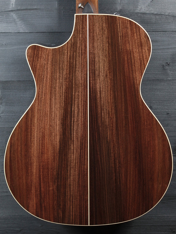 Pre-Owned Taylor 814ce DLX Rosewood / Spruce Acoustic-Electric Guitar