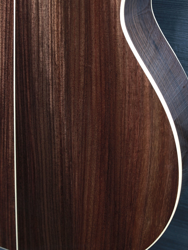 Pre-Owned Taylor 814ce DLX Rosewood / Spruce Acoustic-Electric Guitar
