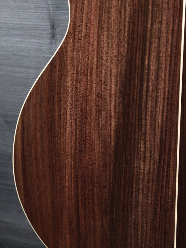 Pre-Owned Taylor 814ce DLX Rosewood / Spruce Acoustic-Electric Guitar