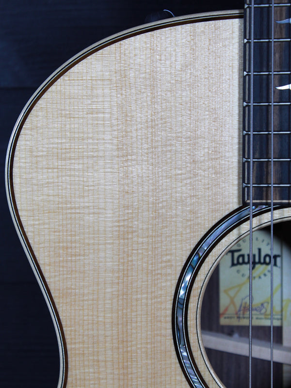 Pre-Owned Taylor 814ce DLX Rosewood / Spruce Acoustic-Electric Guitar