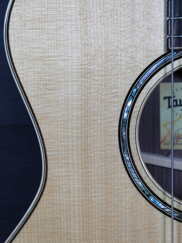 Pre-Owned Taylor 814ce DLX Rosewood / Spruce Acoustic-Electric Guitar