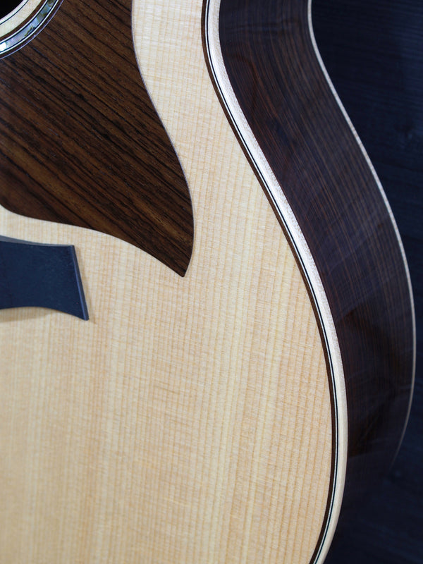 Pre-Owned Taylor 814ce DLX Rosewood / Spruce Acoustic-Electric Guitar