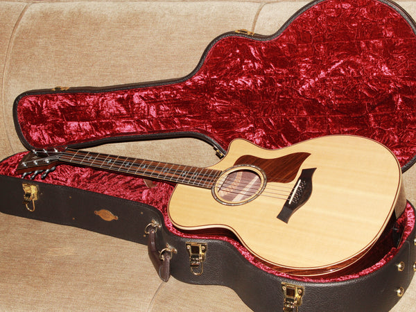Pre-Owned Taylor 814ce DLX Rosewood / Spruce Acoustic-Electric Guitar