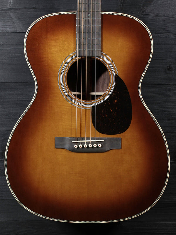 Custom Shop Martin OM — Engelmann Spruce / East Indian Rosewood / 1933 Ambertone