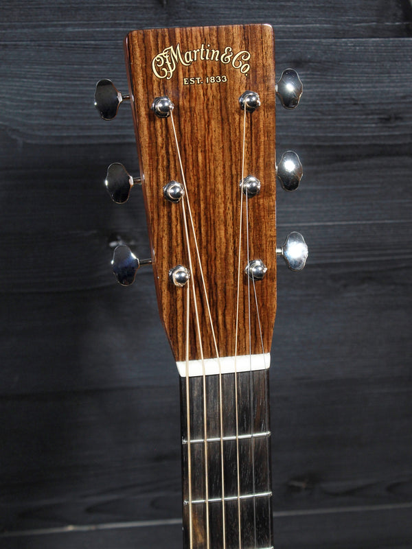 Custom Shop Martin OM — Engelmann Spruce / East Indian Rosewood / 1933 Ambertone