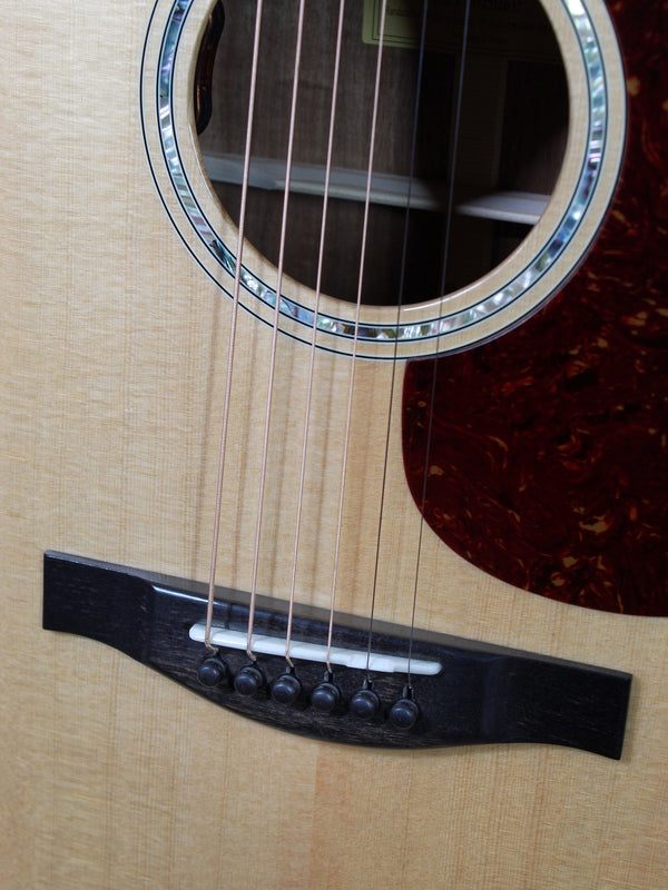 Eastman AC422ce-Koa-LTD Solid Koa / Spruce Auditorium Acoustic-Electric Guitar