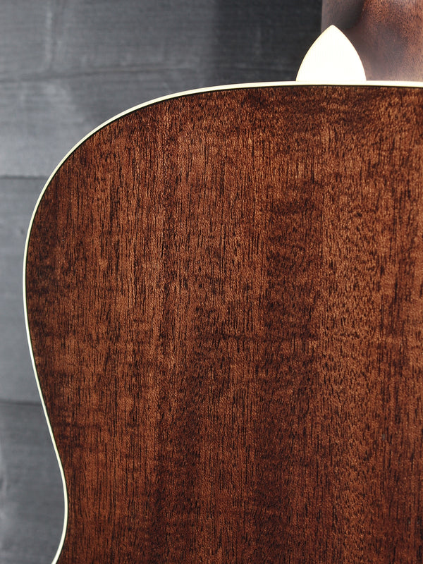 Bourgeois Guitars Touchstone Standard LDBS/TS 00 14-Fret Sunburst Acoustic Guitar
