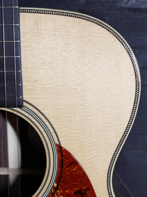 Bourgeois Touchstone OM Vintage TS solid Sitka Spruce top wood grain with Herringbone 