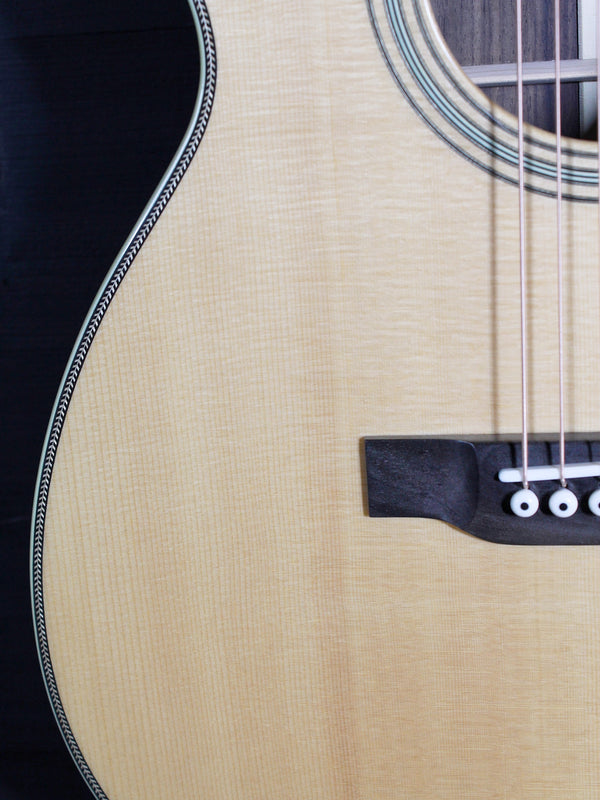 Bourgeois Touchstone OM Vintage TS solid Sitka Spruce top Lower bout close up